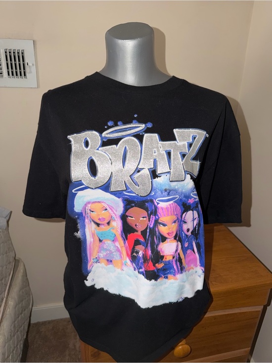 Bratz Tops - Bratz Graphic Shirt Women’s L